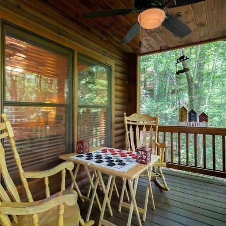 ブルーリッジ山脈 Mountain Spirit Cabin - Fireplace And Hot Tubヴィラ エクステリア 写真