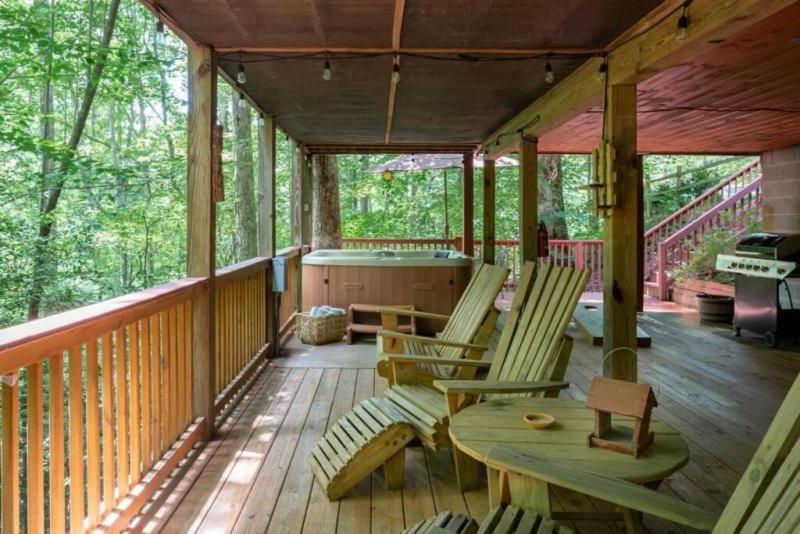 ブルーリッジ山脈 Mountain Spirit Cabin - Fireplace And Hot Tubヴィラ 部屋 写真