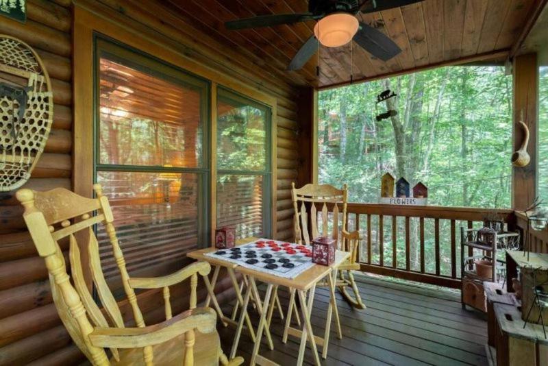 ブルーリッジ山脈 Mountain Spirit Cabin - Fireplace And Hot Tubヴィラ エクステリア 写真