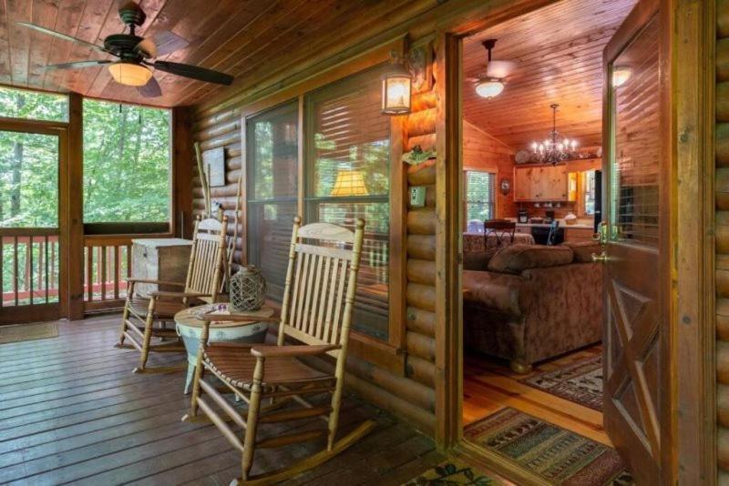 ブルーリッジ山脈 Mountain Spirit Cabin - Fireplace And Hot Tubヴィラ エクステリア 写真