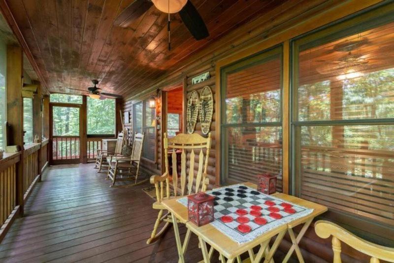 ブルーリッジ山脈 Mountain Spirit Cabin - Fireplace And Hot Tubヴィラ エクステリア 写真