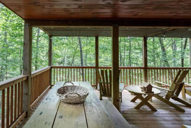 ブルーリッジ山脈 Mountain Spirit Cabin - Fireplace And Hot Tubヴィラ エクステリア 写真
