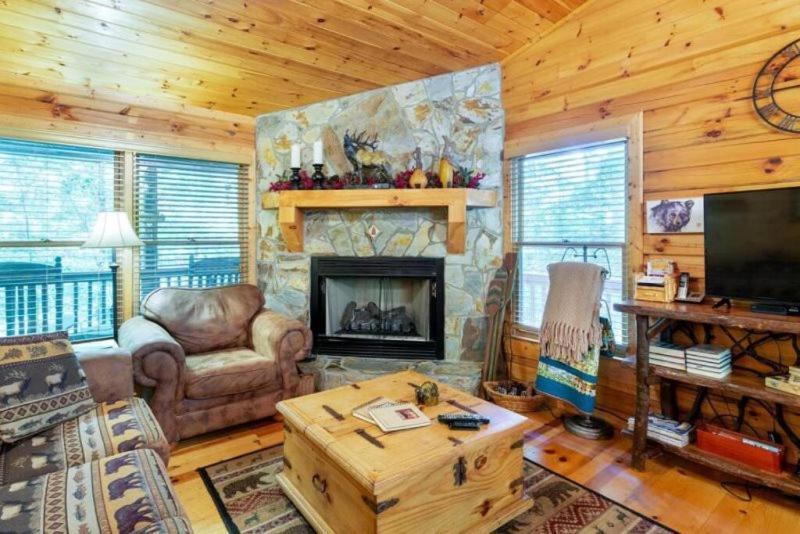 ブルーリッジ山脈 Mountain Spirit Cabin - Fireplace And Hot Tubヴィラ エクステリア 写真