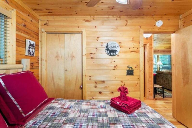 ブルーリッジ山脈 Mountain Spirit Cabin - Fireplace And Hot Tubヴィラ エクステリア 写真